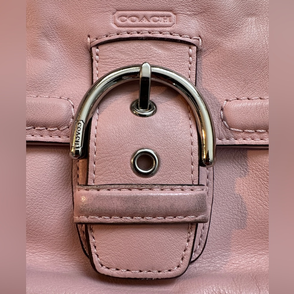 Coach Campbell Belle Carryall Leather shoulder bag in Pink Tulle w/ Front Buckle - Picture 2 of 11